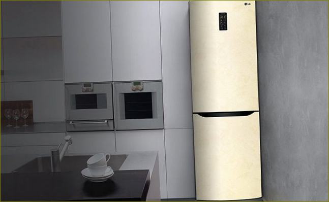 LG-Kühlschrank in der Farbe Beige