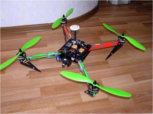 Selbstgebauter Quadcopter