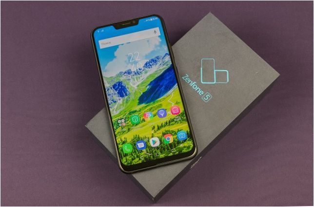 Zenfone 5 mit Verpackung