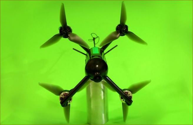 Der VX1 ist ein Quadcopter, der Geschwindigkeiten von bis zu 244,6km/h erreicht